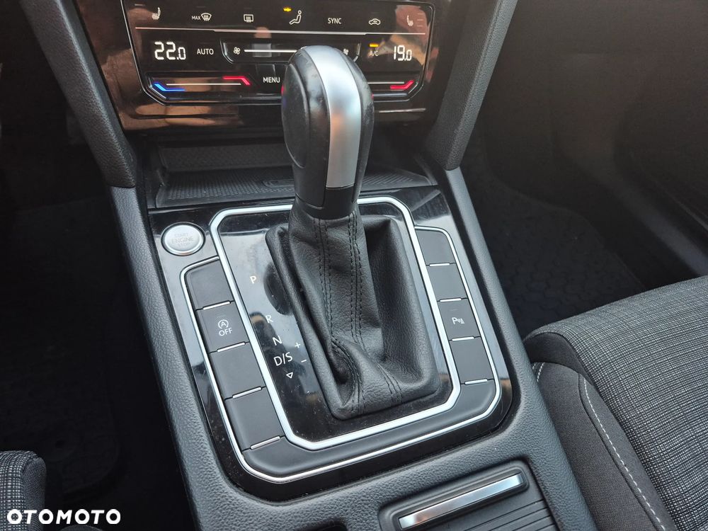 Volkswagen Passat 2.0 TDI SCR Comfortline DSG - 20