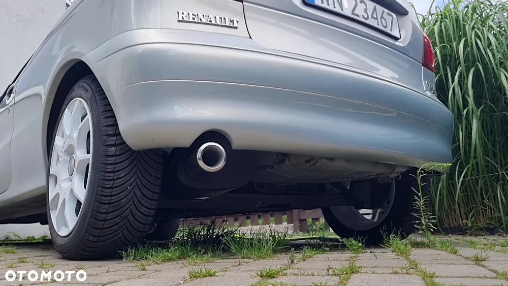 Renault Megane 1.6 - 13