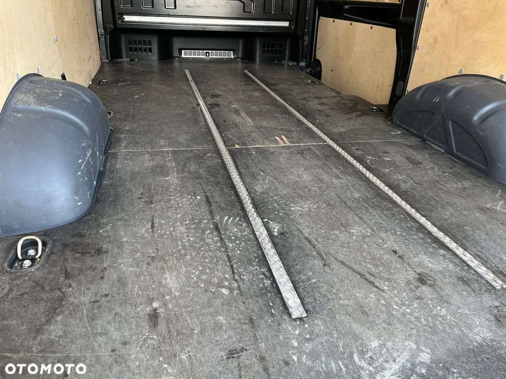 MAN TGE 3.180 4X4 - 21