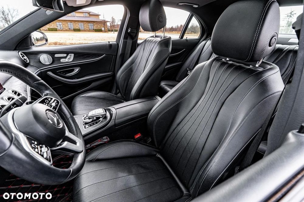 Mercedes-Benz Klasa E 300 9G-TRONIC AMG Line - 20