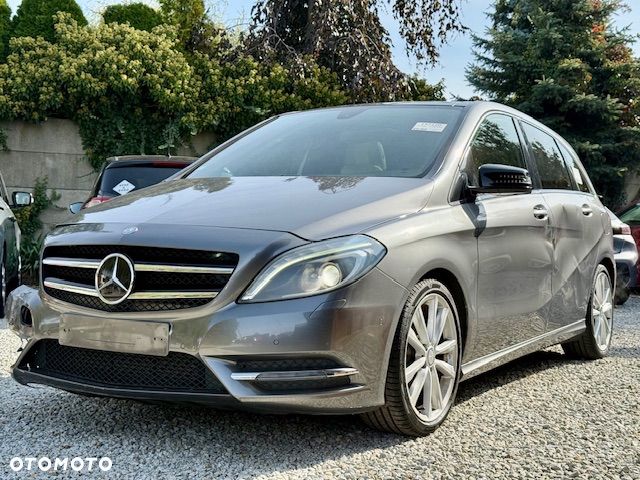 Mercedes-Benz Klasa B 200 7G-DCT AMG Line - 16