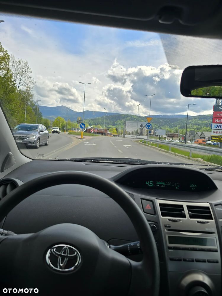 Toyota Yaris - 11