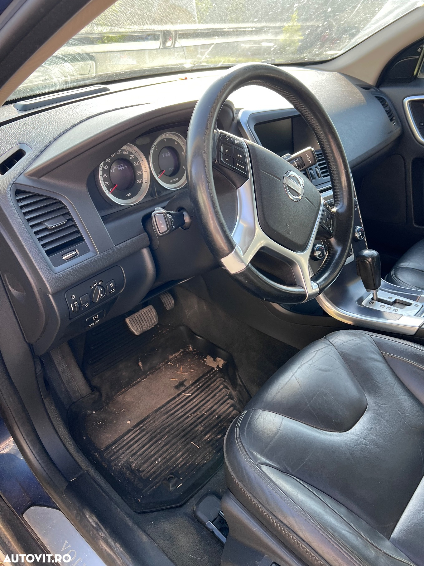 Volvo XC 60 D5AWD Ocean Race - 15