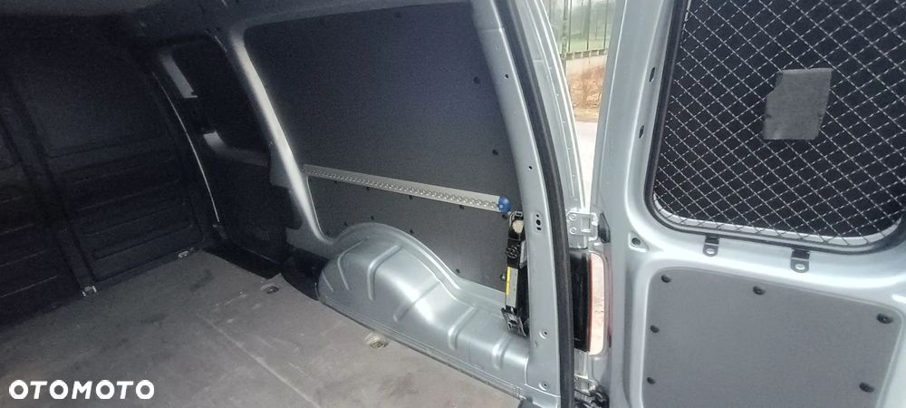 Volkswagen Caddy - 17