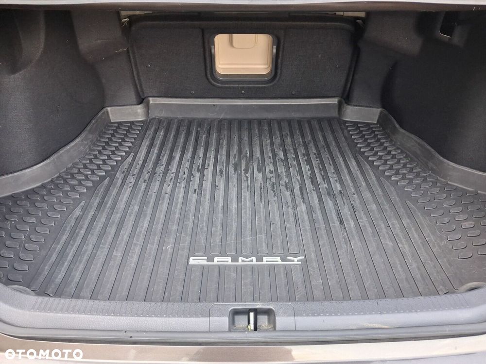 Toyota Camry 2.5 Hybrid Executive CVT - 7