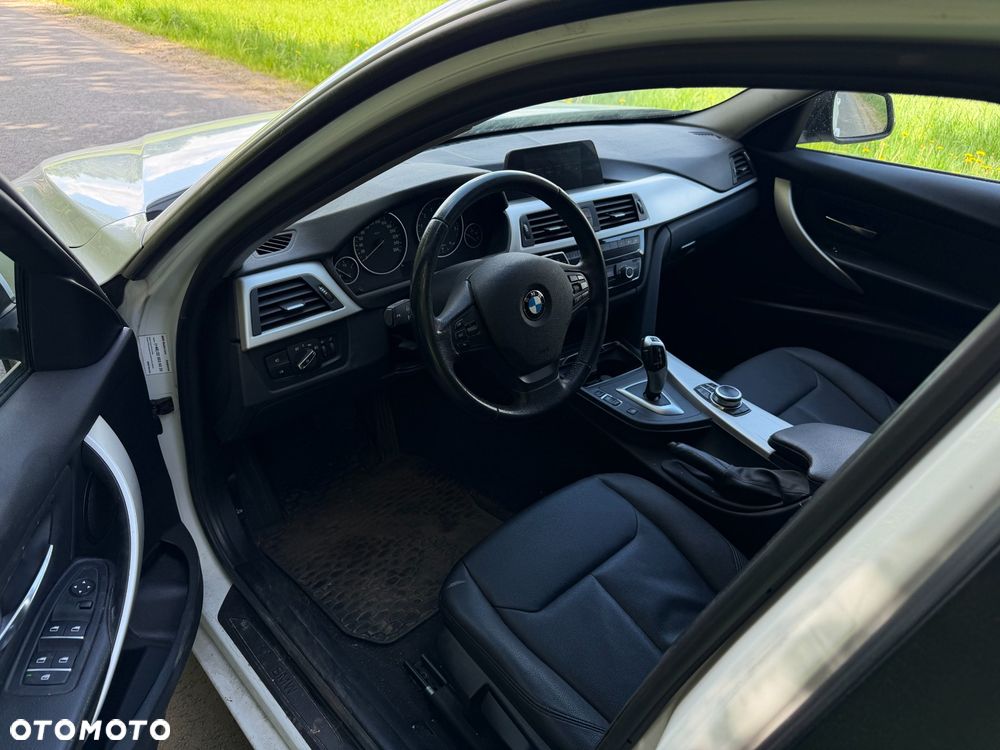 BMW Seria 3 318i - 8