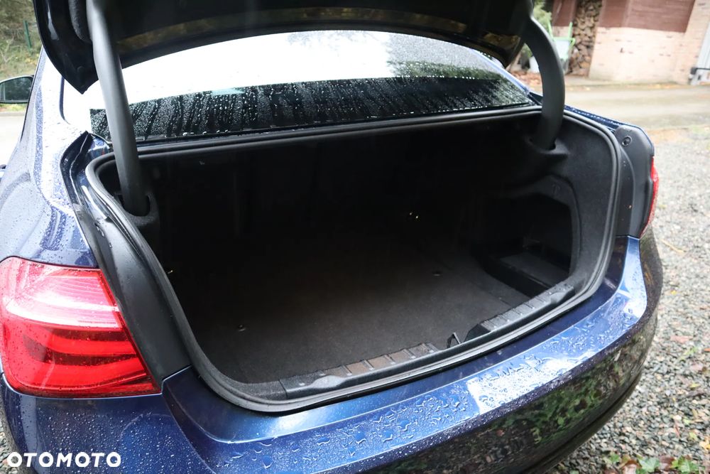 BMW Seria 3 318i Sport Line - 9