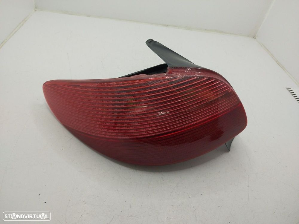 Farolim Stop Esq Peugeot 206 (2A/C) - 2