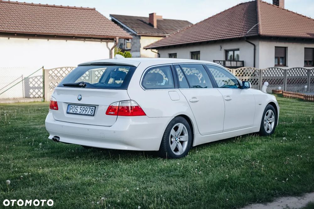 BMW Seria 5 525d Touring - 6