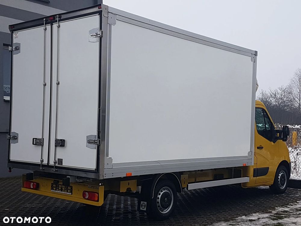 Renault MASTER KONTENER 8EP 4,21x2,23x2,23 KLIMA MANUAL KRAJOWY 6-BIEGÓW - 4