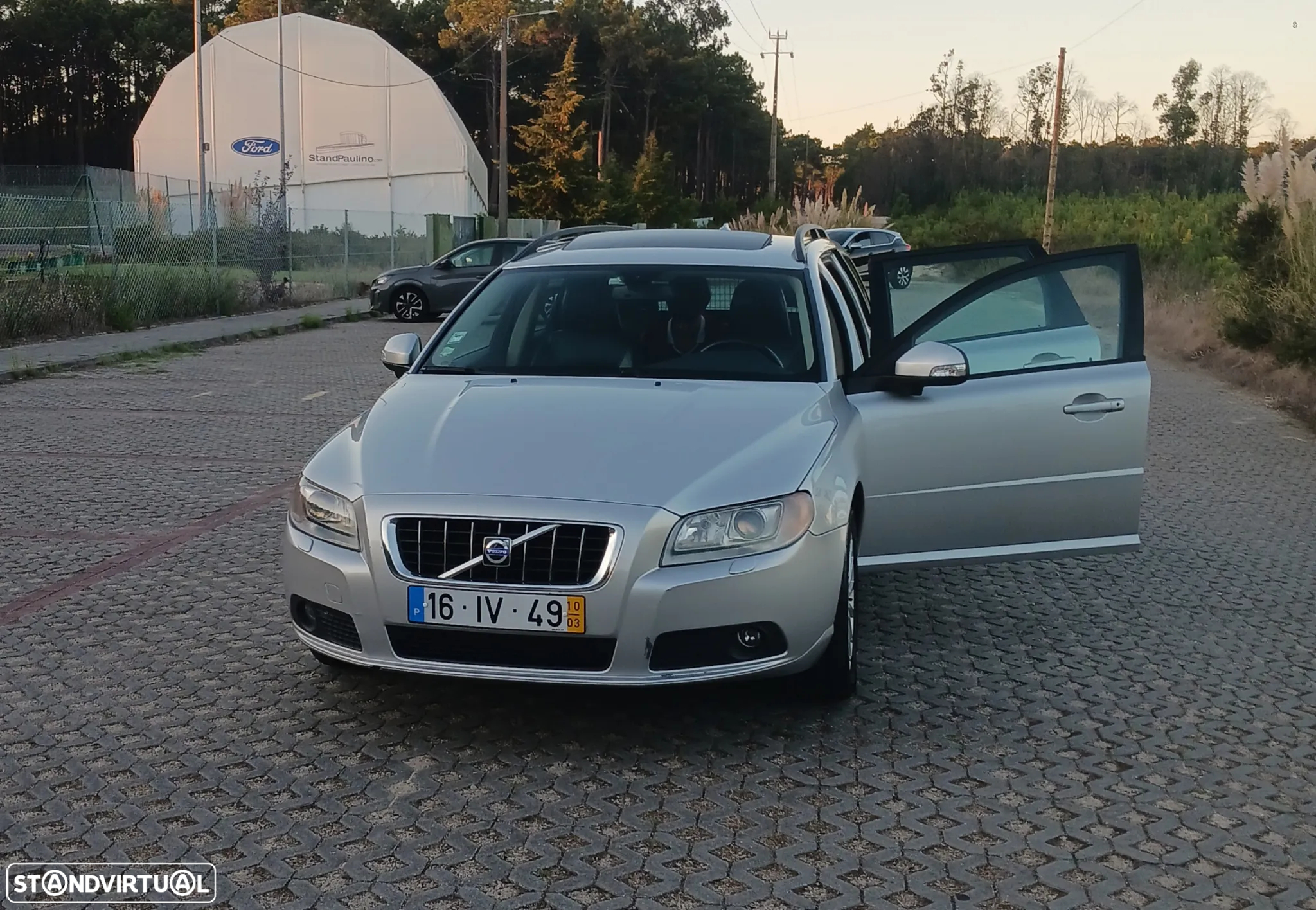 Volvo V70 2.4 D5 Momentum - 17