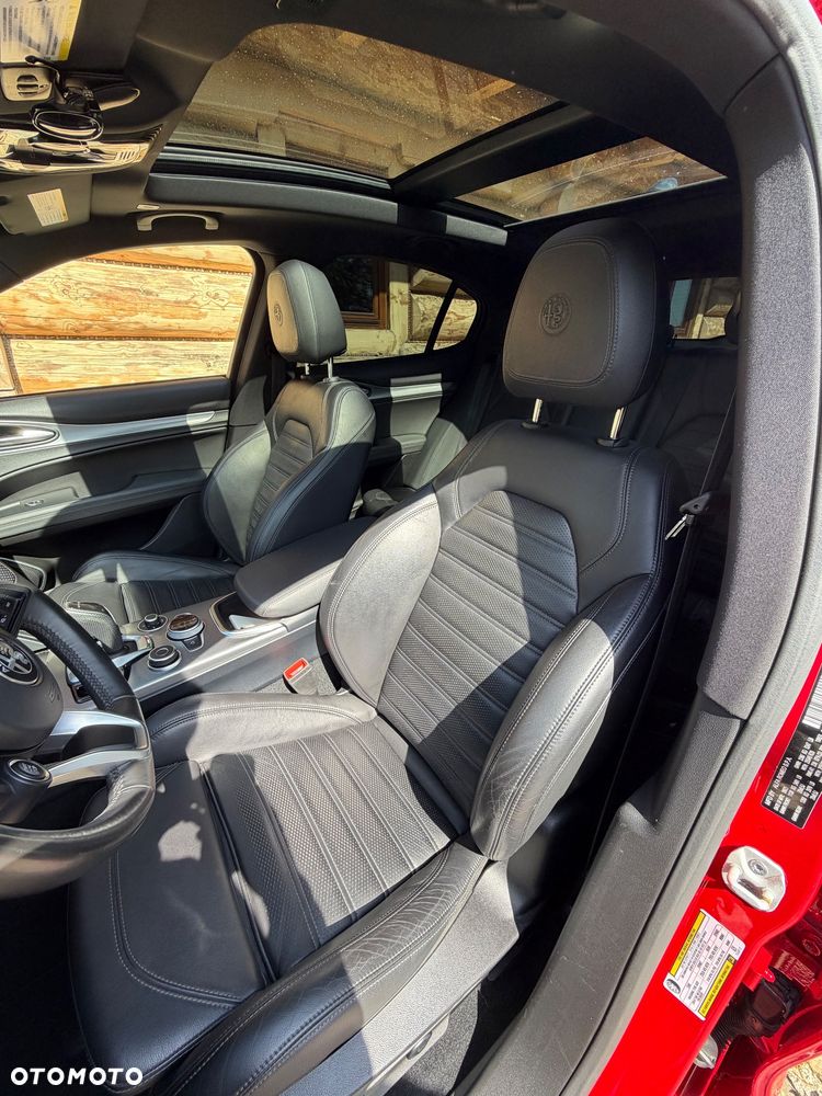 Alfa Romeo Stelvio 2.0 Turbo 16V AT8-Q4 Veloce Ti - 15