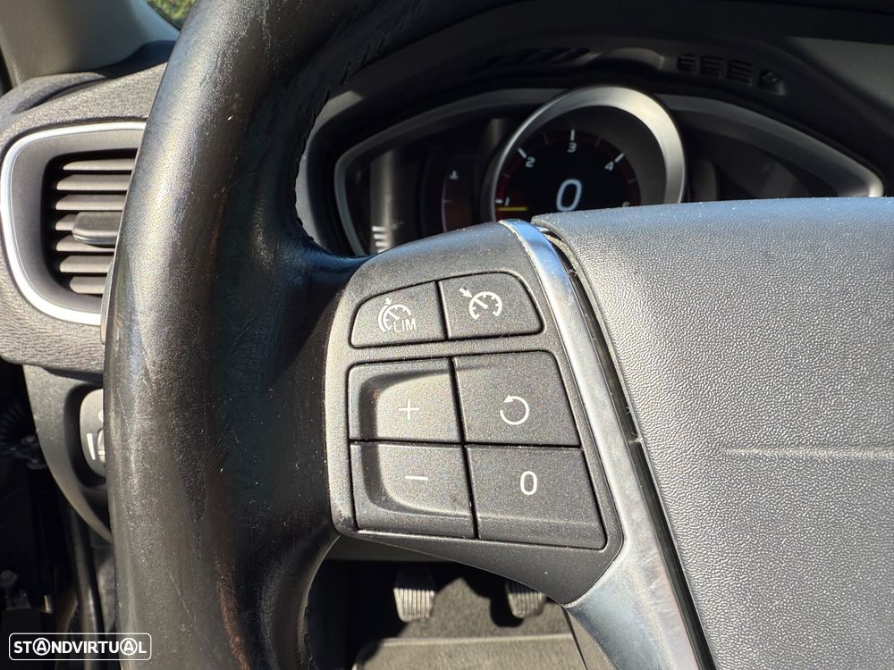 Volvo V40 1.6 D2 Eco Momentum - 22