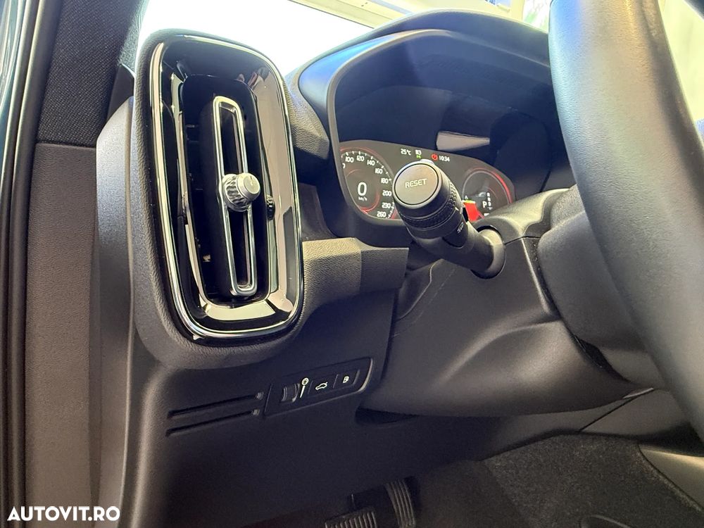 Volvo XC 40 Recharge T5 Twin Engine AT7 R-Design - 14
