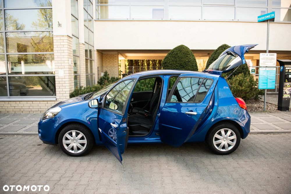 Renault Clio 1.2 16V Confort Authentique - 8