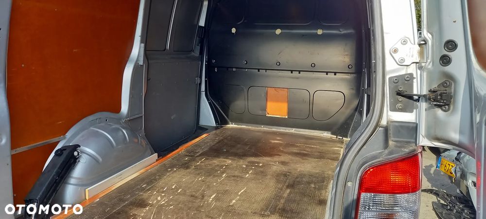 Volkswagen Transporter T5 - 21