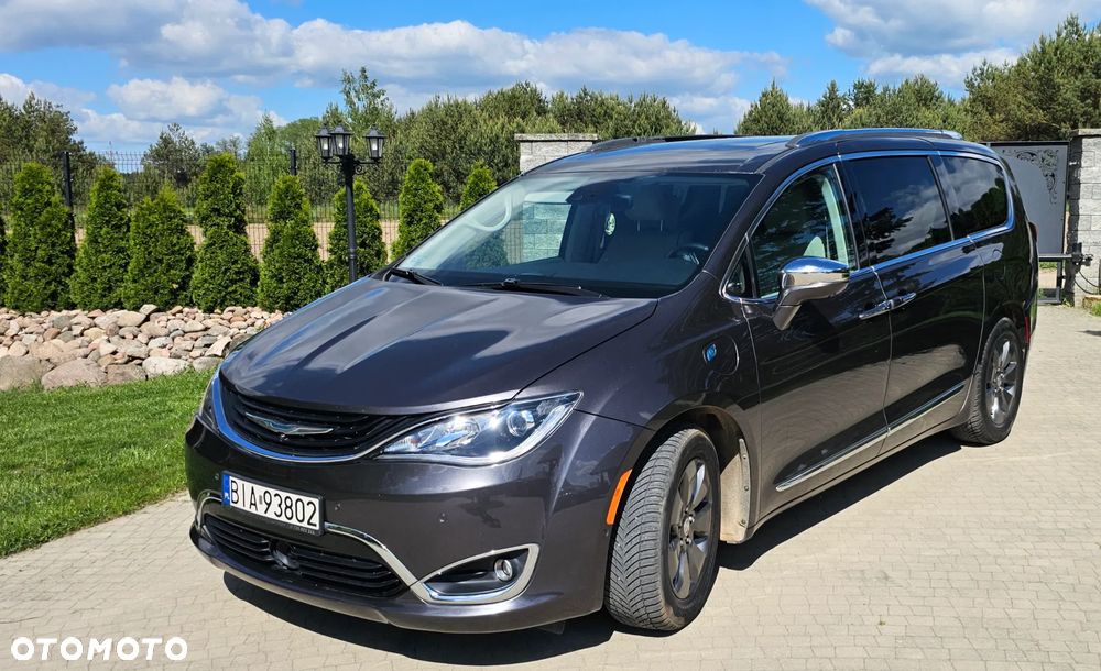Chrysler Pacifica - 16