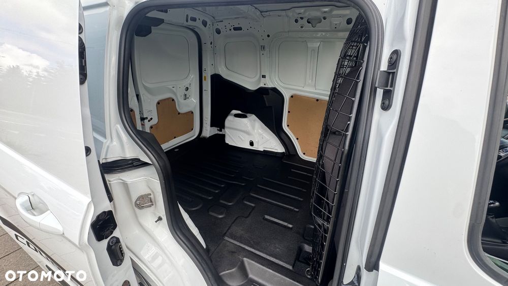 Ford Transit Courier - 22