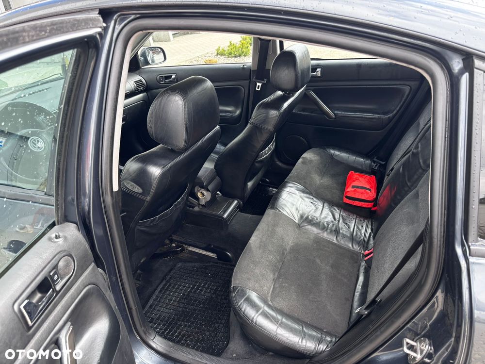 Volkswagen Passat 1.9 TDI Comfortline - 10