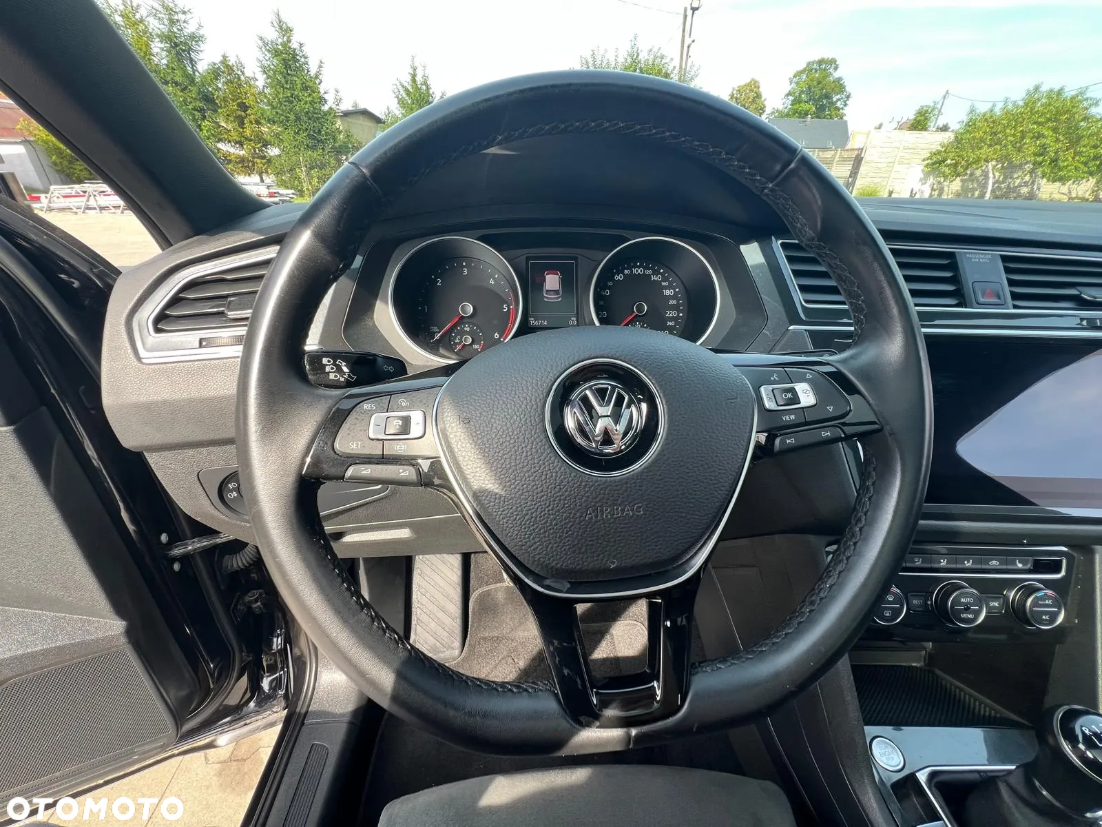 Volkswagen Tiguan - 19