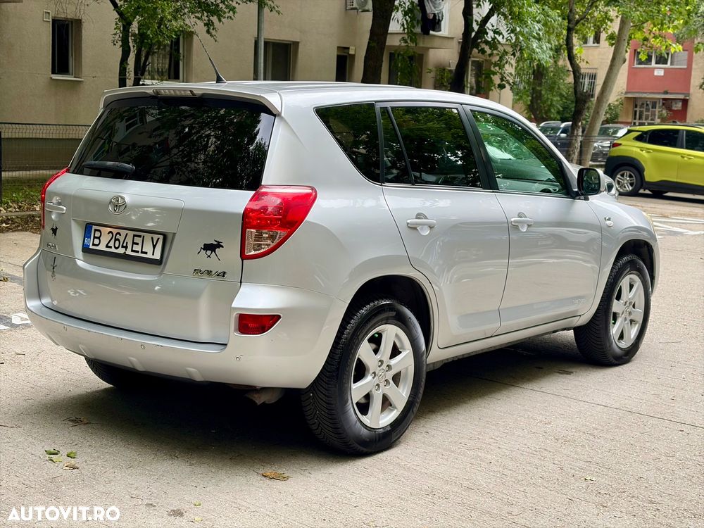 Toyota RAV4 2.2 D-4D Executive - 6