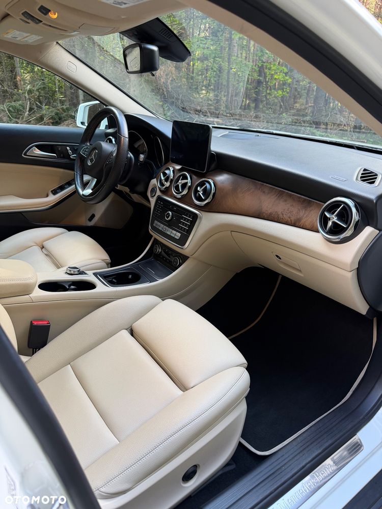 Mercedes-Benz GLA 250 7G-DCT - 13