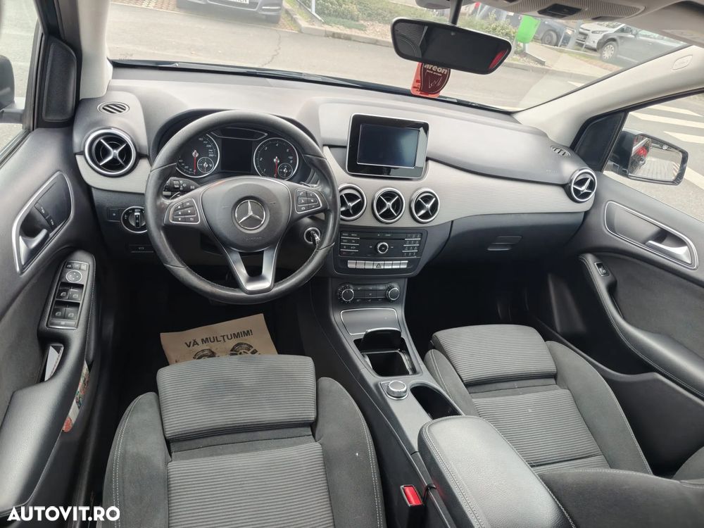 Mercedes-Benz B 180 - 16