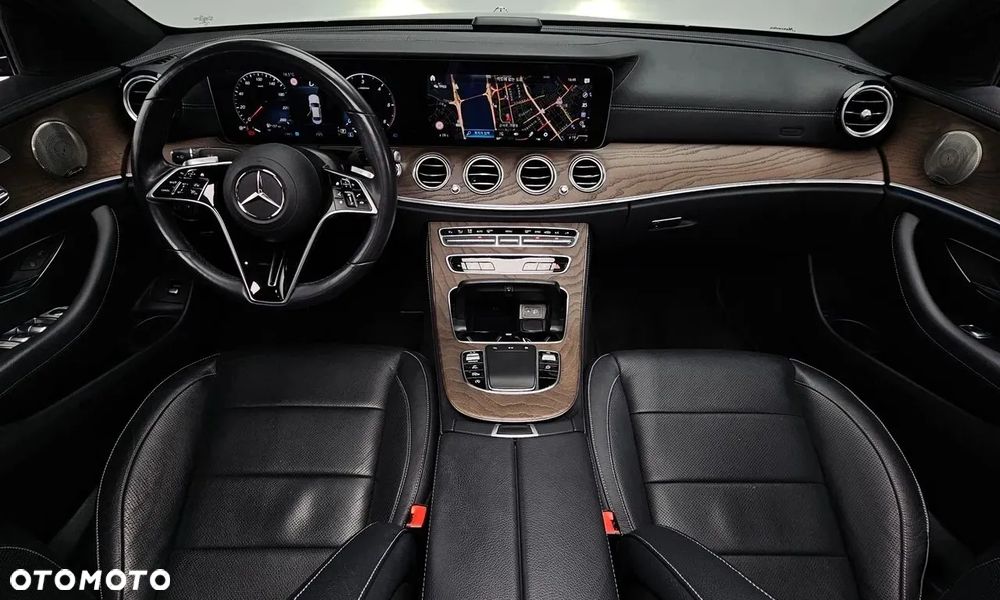 Mercedes-Benz Klasa E 220 d 4Matic 9G-TRONIC Exclusive - 11