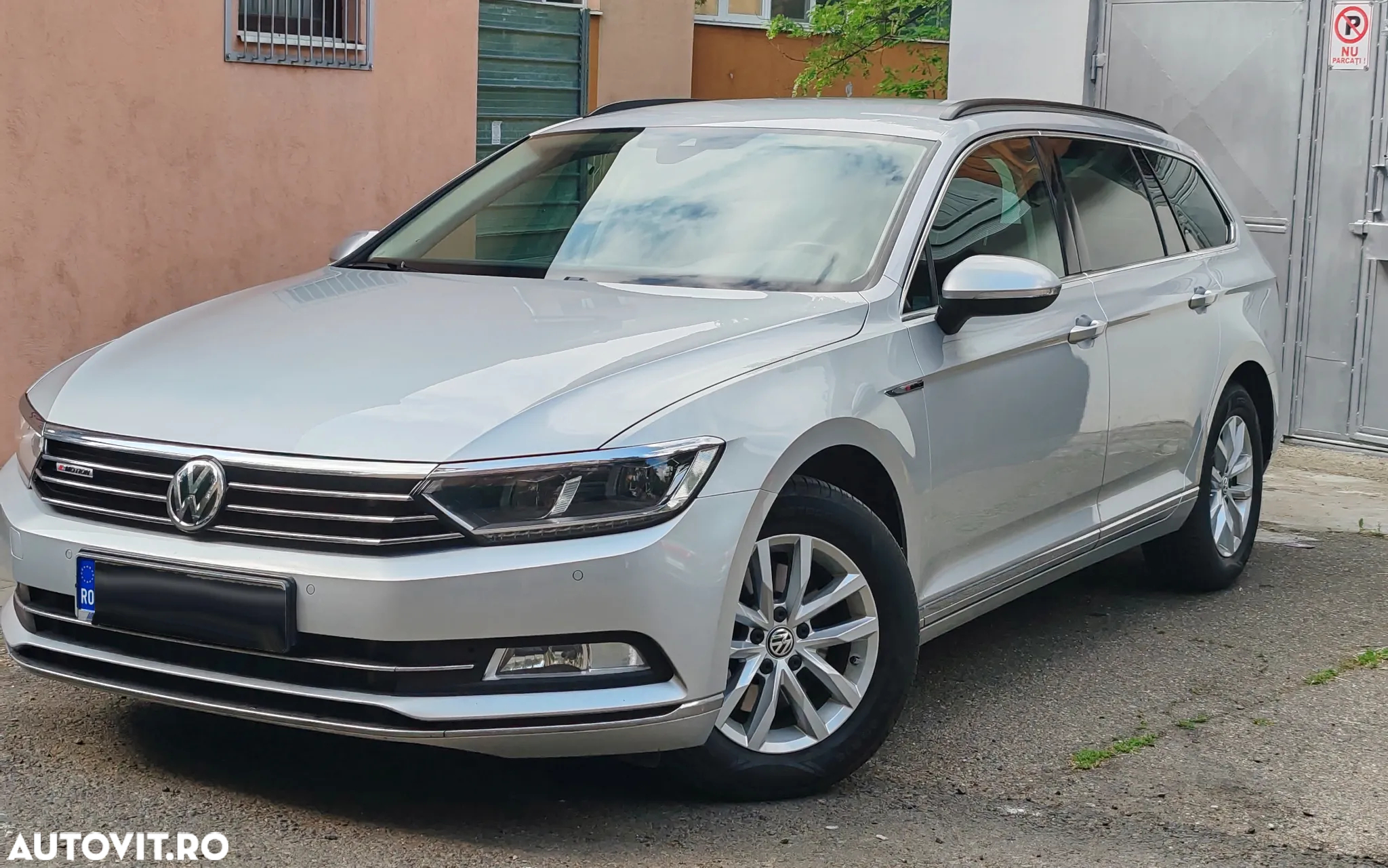Volkswagen Passat Variant 2.0 TDI DSG 4Motion Comfortline - 2