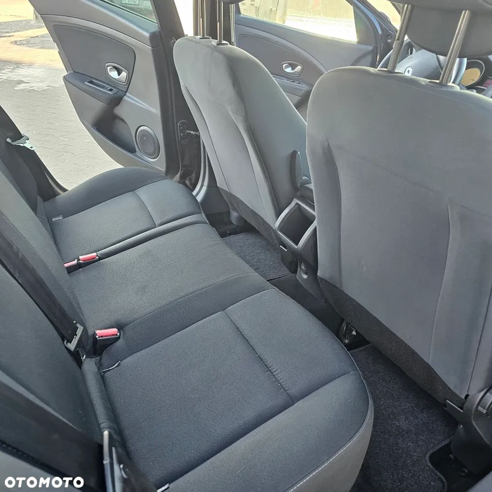 Renault Megane 1.6 16V 110 Paris - 8