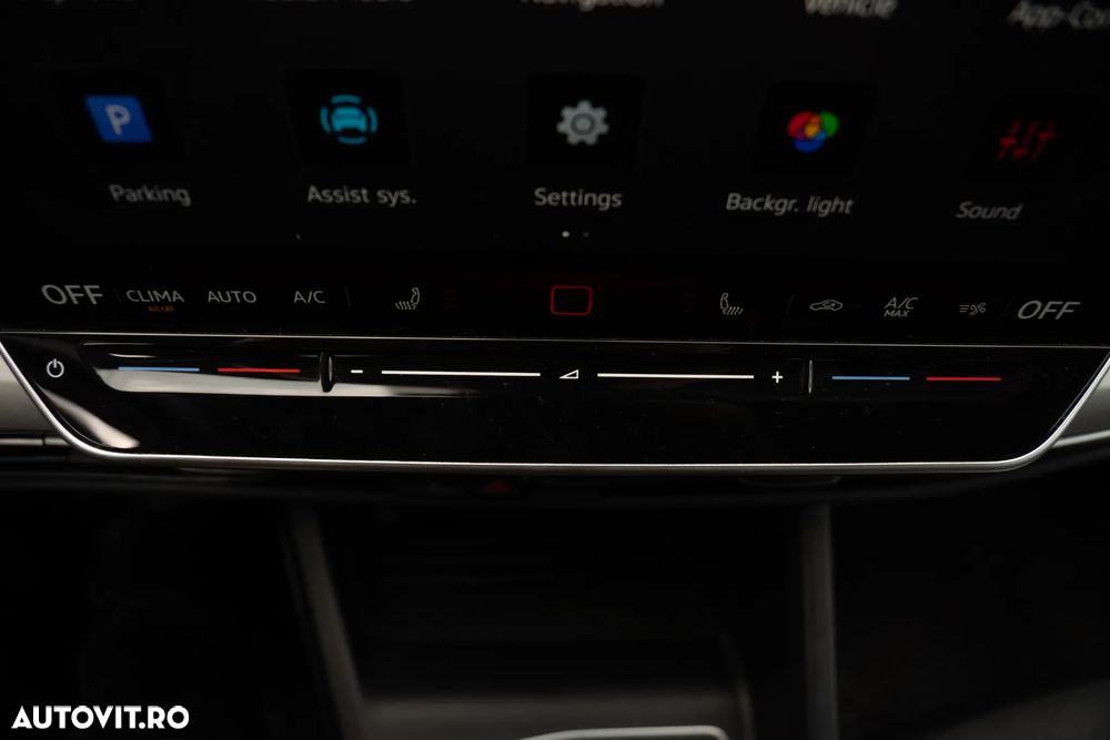 Volkswagen Golf 1.5 eTSI DSG MHEV Life - 25