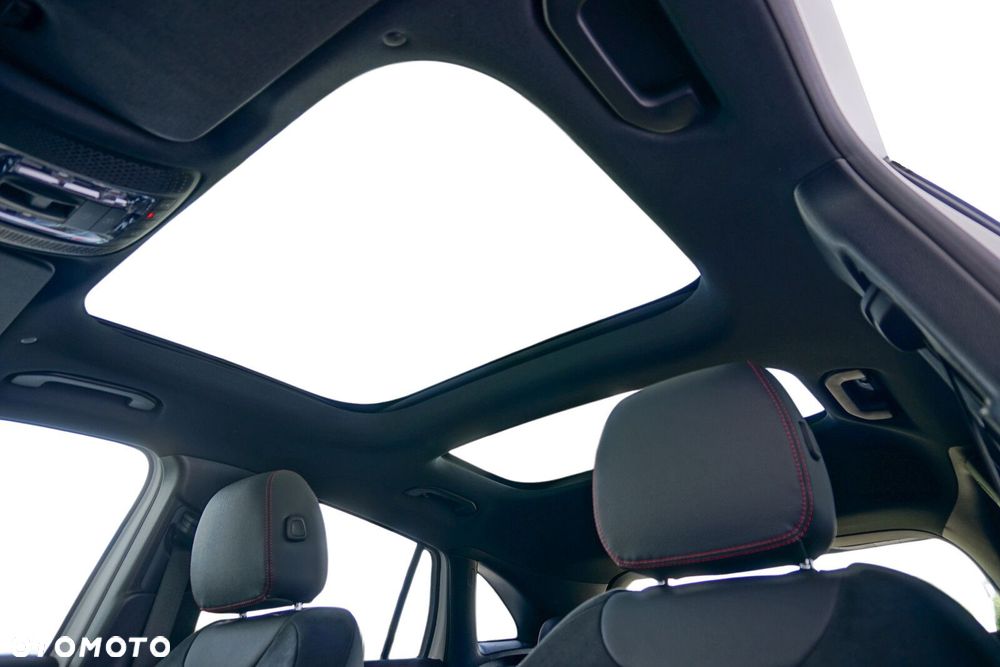 Mercedes-Benz GLA - 10