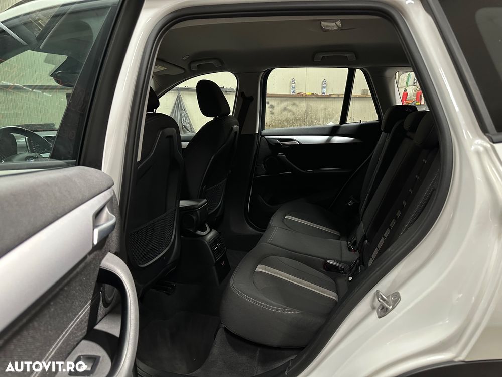 BMW X1 sDrive18d AT - 8