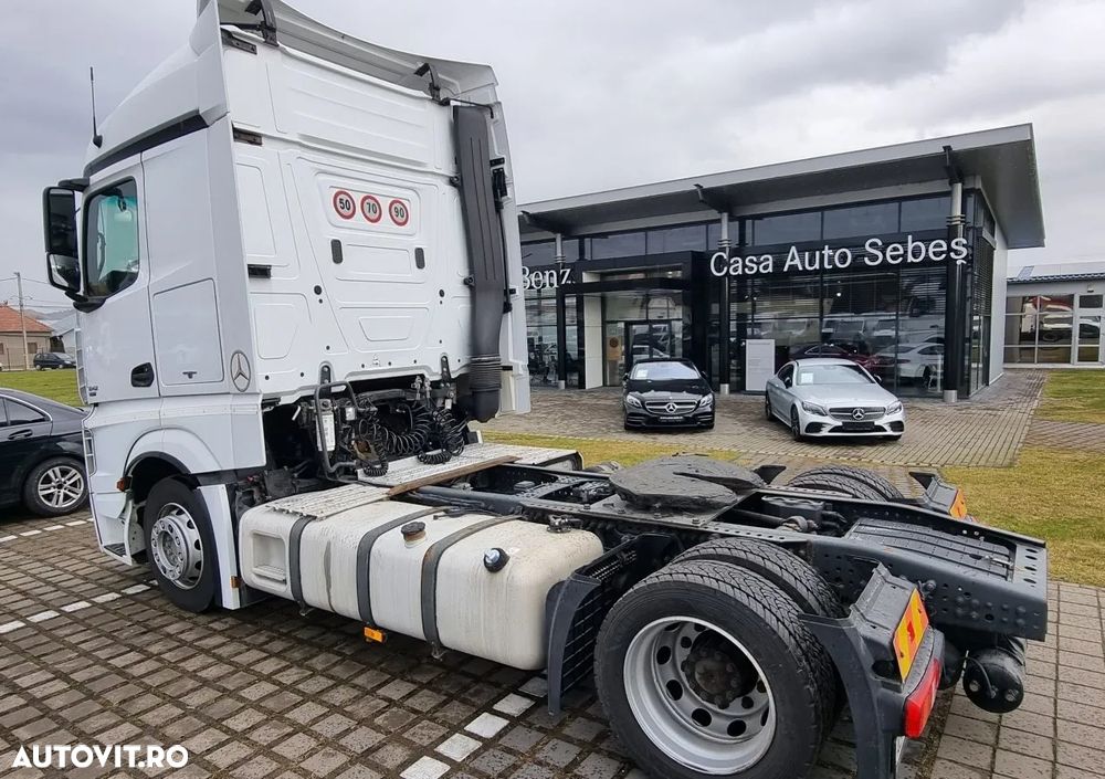 Mercedes-Benz Actros - 6