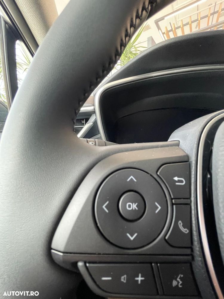 Toyota Corolla 1.8 HSD Dynamic - 12