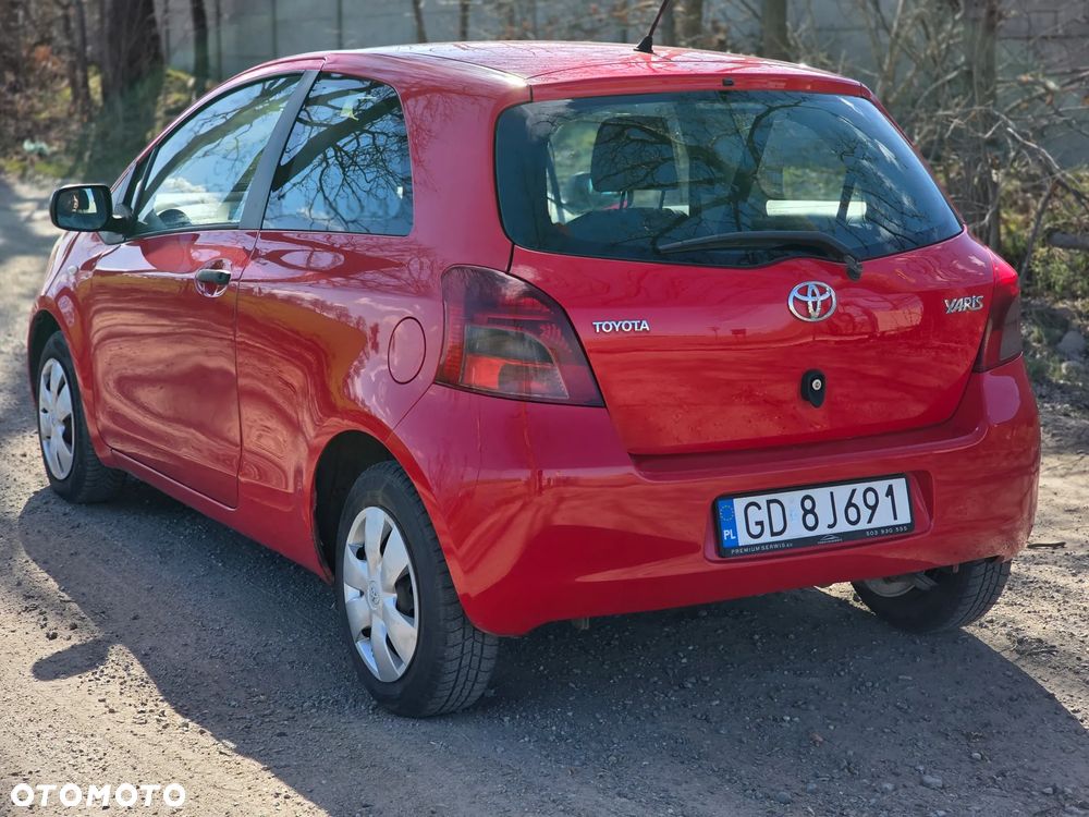 Toyota Yaris 1.0 Luna EU5 - 4