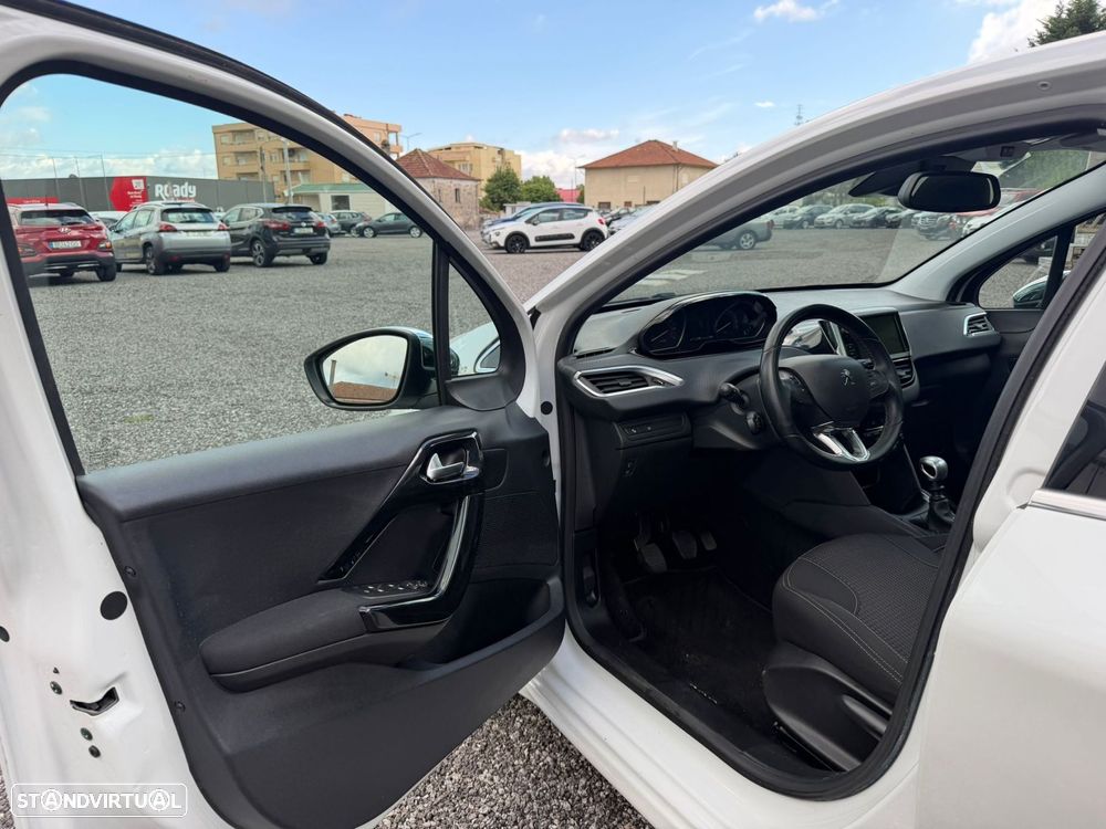 Peugeot 208 1.2 PureTech GT Line - 17