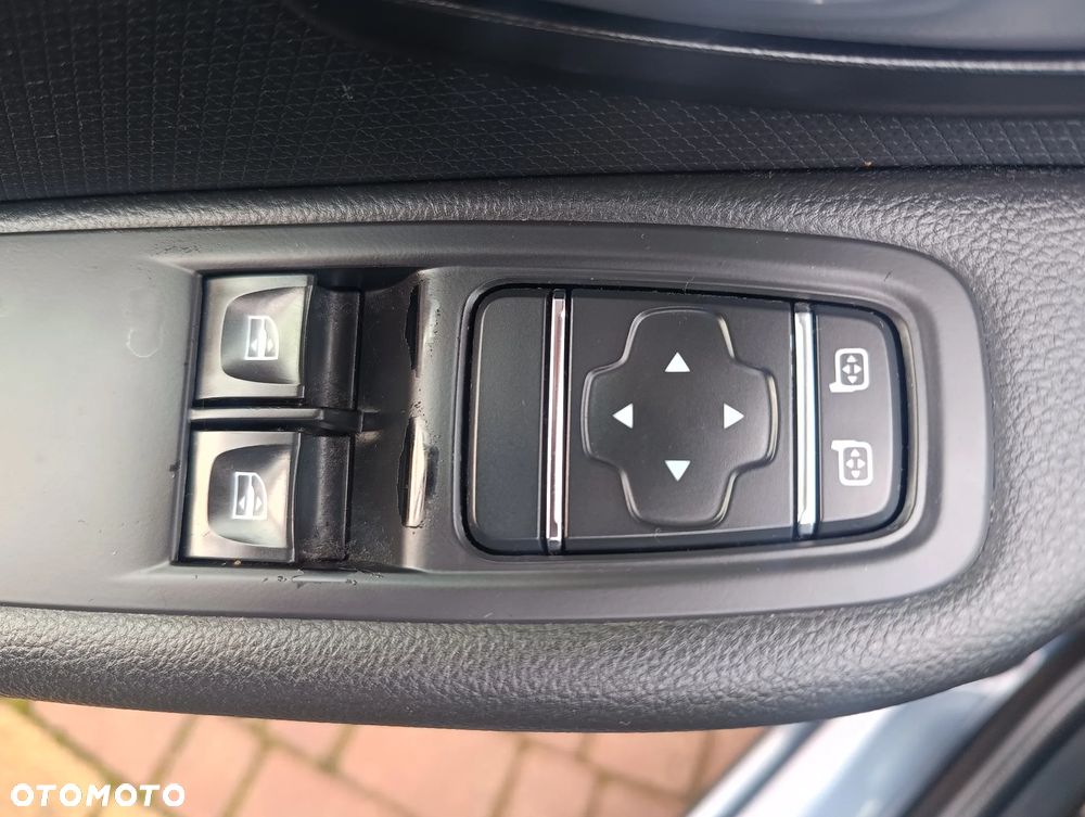 Renault Clio 1.2 16V 75 LIMITED - 28