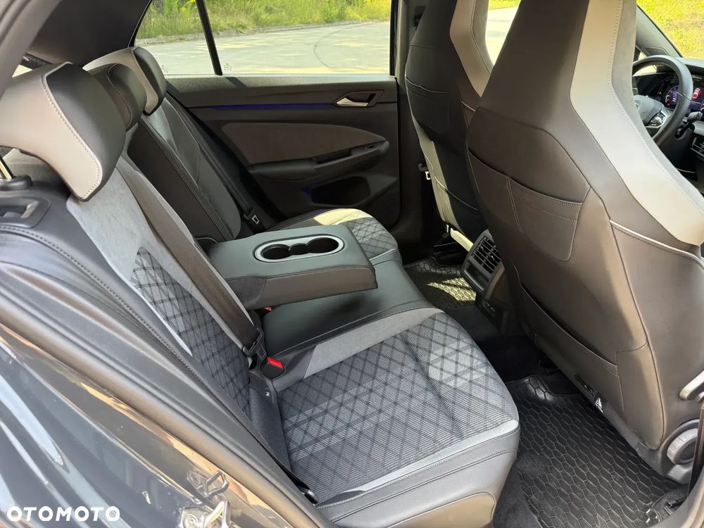 Volkswagen Golf VIII 1.5 TSI EVO R-Line - 12
