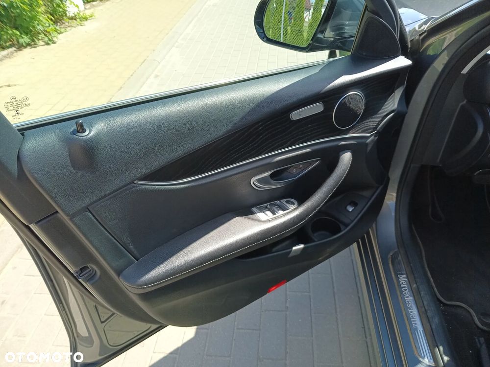 Mercedes-Benz Klasa E 220 d - 38