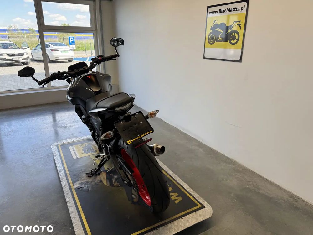 Yamaha MT - 7