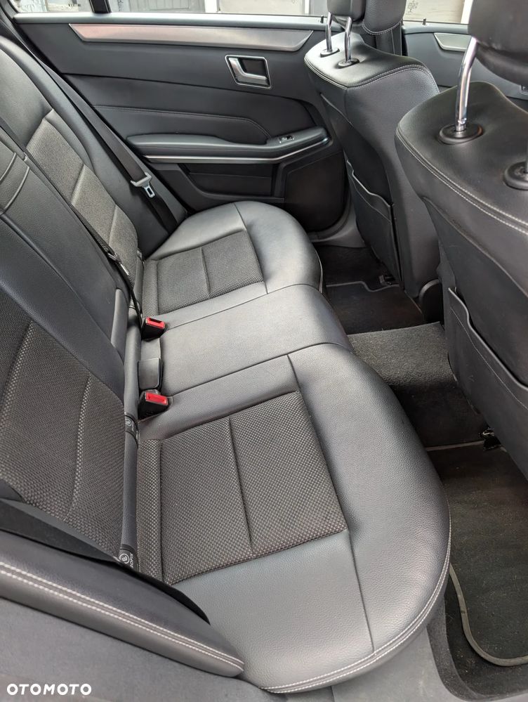 Mercedes-Benz Klasa E 220 CDI BlueEff Avantgarde - 29