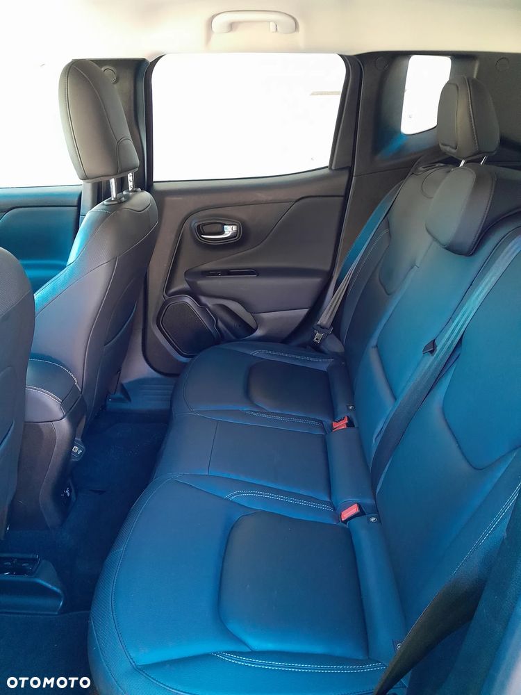 Jeep Renegade 1.3 T-GDI Active Drive Limited - 25