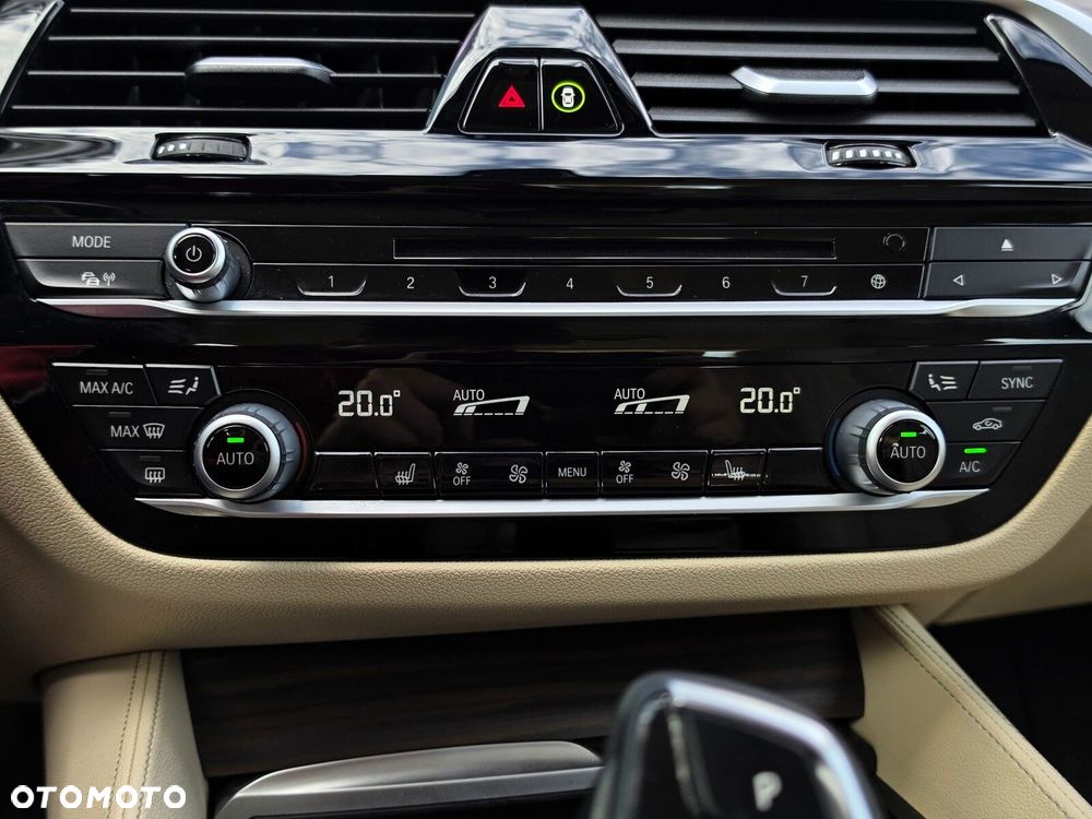 BMW Seria 5 530d Luxury Line - 26
