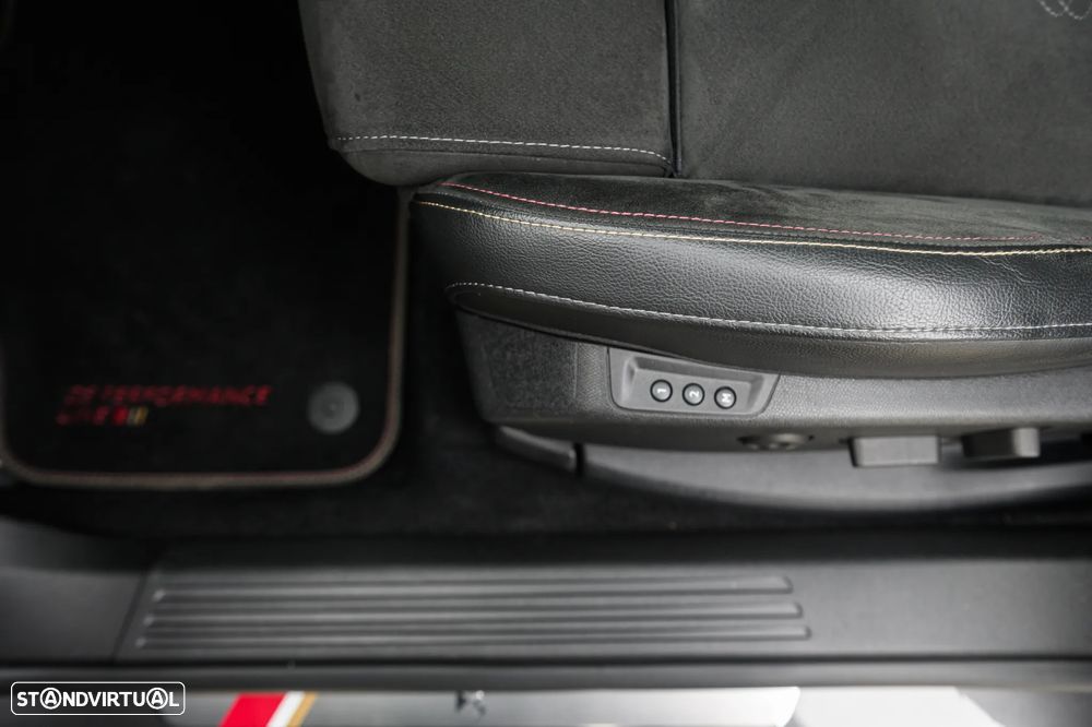 DS DS7 Crossback E-Tense Performance Line EAT8 - 18