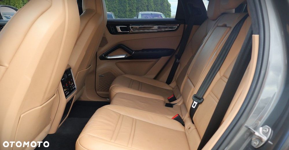 Porsche Cayenne - 17