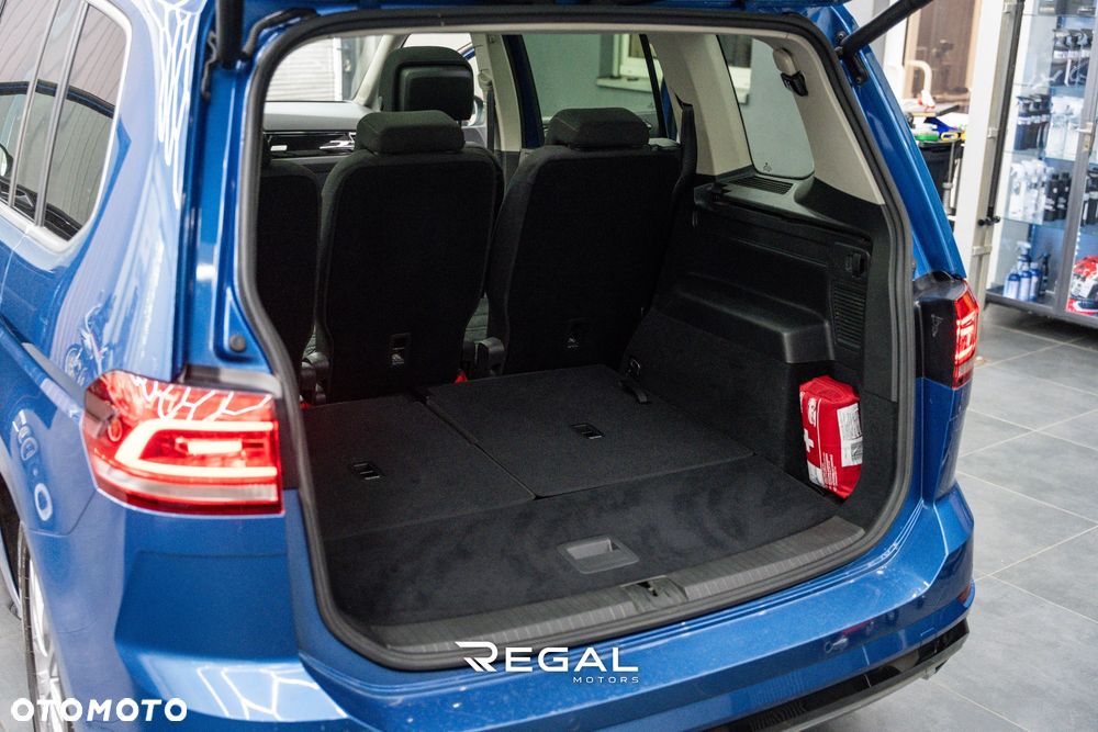 Volkswagen Touran - 23