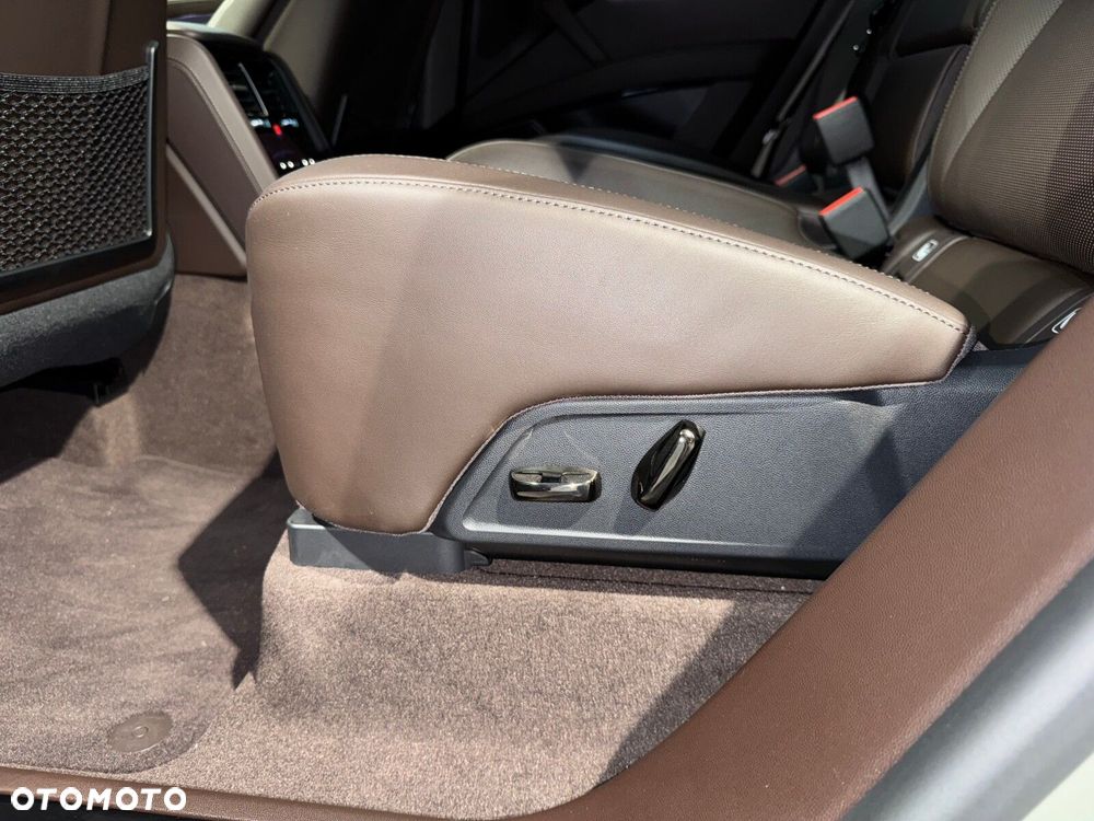 Porsche Cayenne - 27