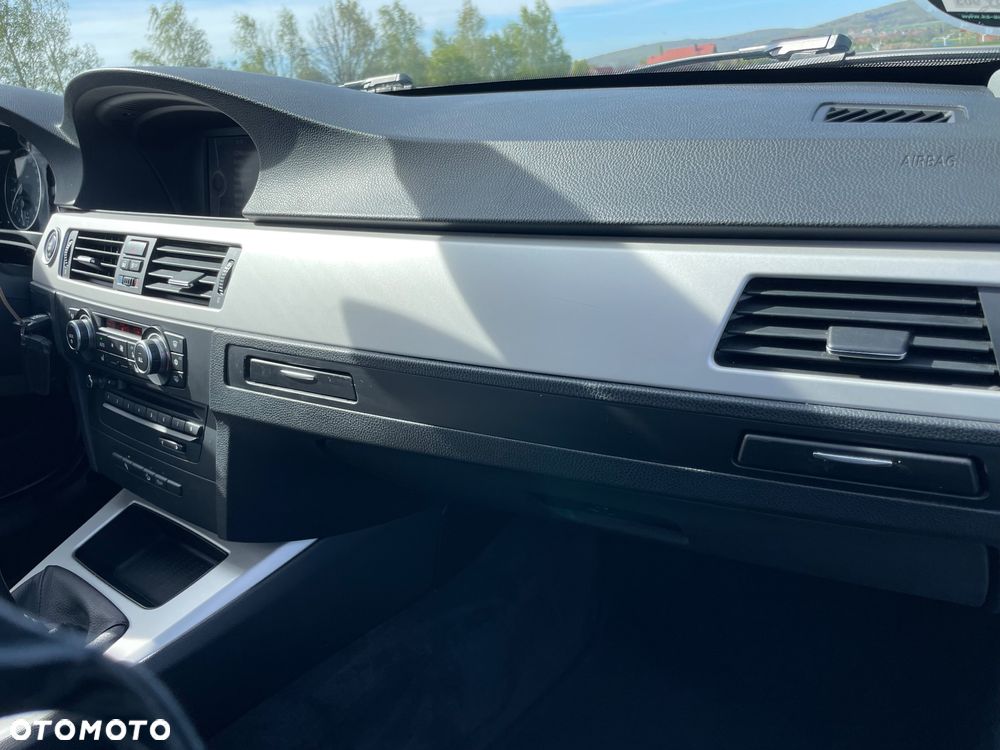 BMW Seria 3 320d xDrive DPF - 40