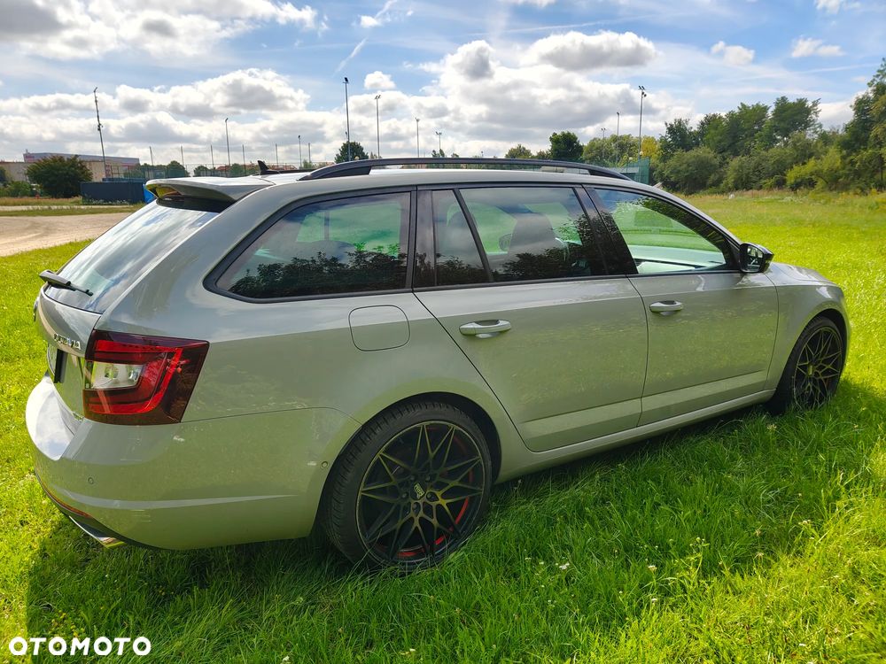 Skoda Octavia 2.0 TDI DSG RS - 5